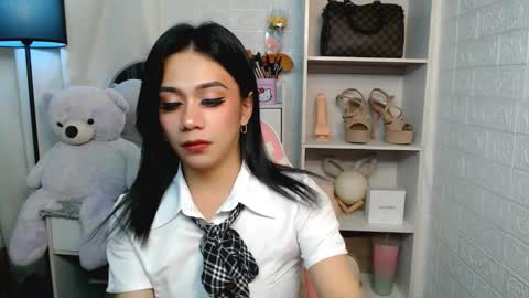 Snapshot of exotictssavie chatting on February 2025 08:19:02 PM exotictssavie online show from February 2025 08:19:02 PM