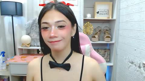 Snapshot of exotictssavie chatting on November 2025 04:33:02 AM exotictssavie online show from November 2025 04:33:02 AM