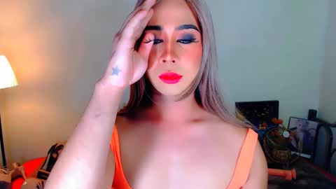 expensive_elise online show from March 2026 04:02:02 PM