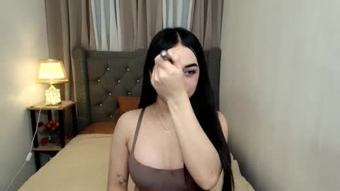 Snapshot of expensivets_chloe chatting on September 2025 08:36:01 AM chloee online show from September 2025 08:36:01 AM