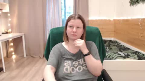 Snapshot of exponentex5 chatting on May 2026 06:05:02 PM Crystal online show from May 2026 06:05:02 PM