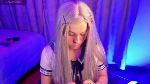 eymmy_24 online show from December 2025 01:43:02 AM