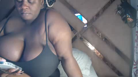 eyshaexotii online show from September 2025 12:45:02 AM