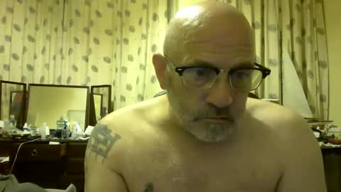 Snapshot of f1zzeek chatting on June 2026 01:28:02 AM f1zzeek online show from June 2026 01:28:02 AM