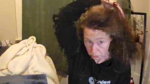 FabOmobono online show from December 2024 05:15:02 AM