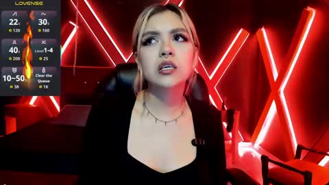 Snapshot of fabzy_fab chatting on April 2026 12:33:01 PM fabzy online show from April 2026 12:33:01 PM