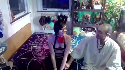 Snapshot of faewildflower chatting on November 2025 06:01:01 AM faewildflower online show from November 2025 06:01:01 AM