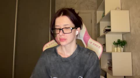 Bloom  online show from February 2026 03:25:02 AM