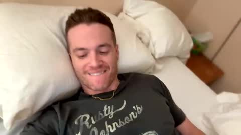 Snapshot of fairybae5 chatting on February 2025 11:45:01 PM Travis online show from February 2025 11:45:01 PM