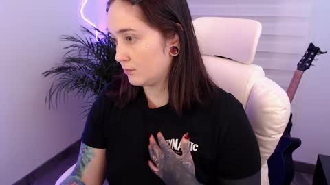 Snapshot of fallenag__ chatting on December 2025 01:00:01 AM OF fallenag 1 online show from December 2025 01:00:01 AM