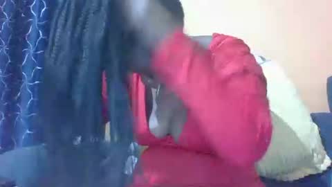 famous_bear online show from February 2026 05:10:01 PM