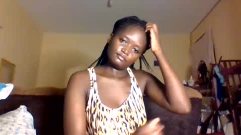 fancy_bellah online show from January 2025 04:00:02 PM
