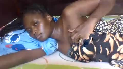 fancy_bellah online show from January 2025 12:13:02 PM
