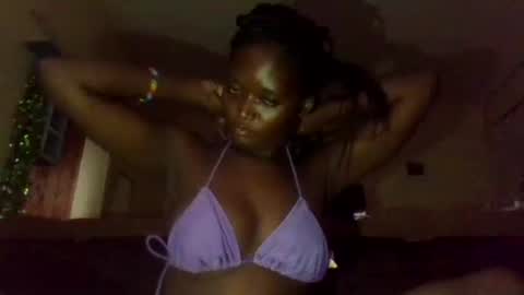 fancy_bellah online show from January 2025 03:39:02 PM