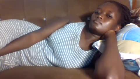 fancy_bellah online show from January 2025 11:22:02 AM