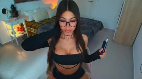 Jennifer online show from June 2026 12:39:01 PM