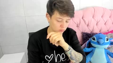 Snapshot of fanny_18 chatting on November 2025 03:45:02 PM FANNY online show from November 2025 03:45:02 PM