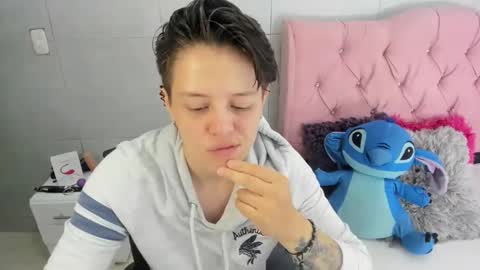 Snapshot of fanny_18 chatting on December 2025 03:39:01 PM FANNY online show from December 2025 03:39:01 PM