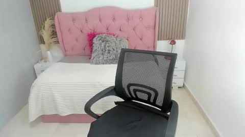 Snapshot of fanny_18 chatting on February 2026 12:26:01 AM FANNY online show from February 2026 12:26:01 AM