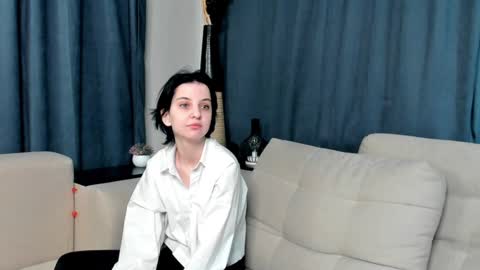 Mia online show from December 2024 08:11:02 AM