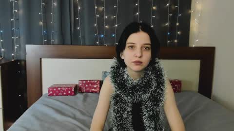 Mia online show from December 2024 10:39:01 AM