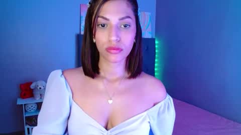 Perla online show from October 2025 01:27:01 AM