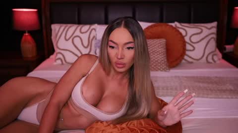 Carmina online show from March 2026 10:46:01 PM