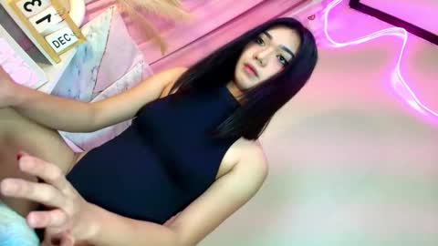 Farrah Zarake online show from December 2025 08:47:02 PM