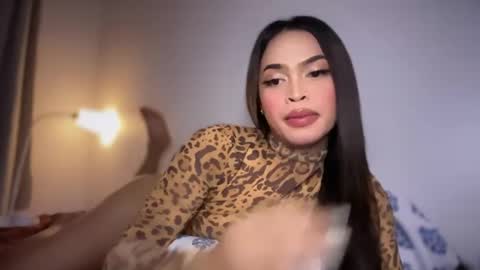 Snapshot of farrahmoanx chatting on June 2026 01:54:02 PM farrahmoanx online show from June 2026 01:54:02 PM
