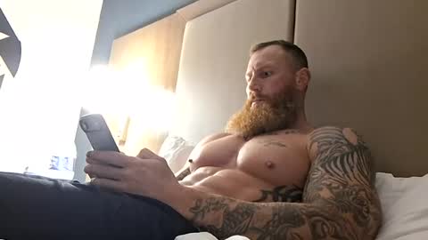 fav_whiteboy online show from August 2026 06:28:02 AM