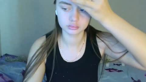 Snapshot of favorite_lovely_geneva chatting on December 2024 04:51:02 AM Jasminefeelings online show from December 2024 04:51:02 AM