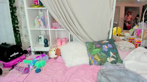 Snapshot of fawnmoonx chatting on December 2024 09:33:02 PM fawnmoonx online show from December 2024 09:33:02 PM