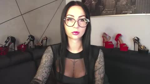 Faye online show from September 2025 06:37:02 AM