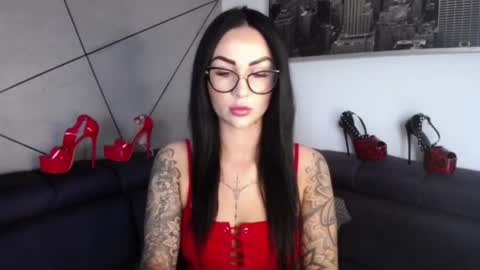 Faye online show from September 2025 02:33:01 PM