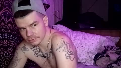 feathersngb32 online show from October 2025 11:50:01 AM