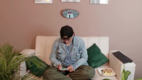 Feelena online show from September 2025 11:33:02 AM