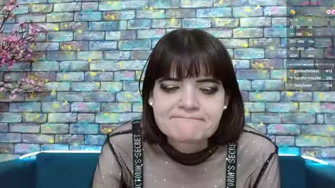 Snapshot of feelsgoodwoman chatting on December 2024 01:03:01 AM Laura online show from December 2024 01:03:01 AM
