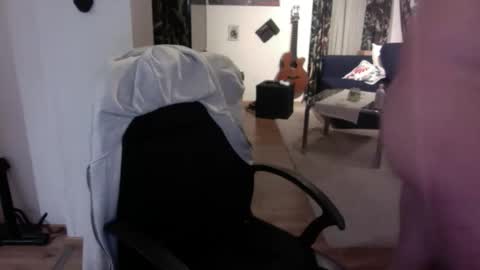 feetkissboy online show from November 2025 04:29:02 PM