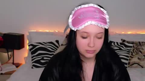 Felicia Herceg online show from November 2025 07:16:02 PM