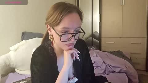 Felicia online show from May 2026 07:11:01 PM
