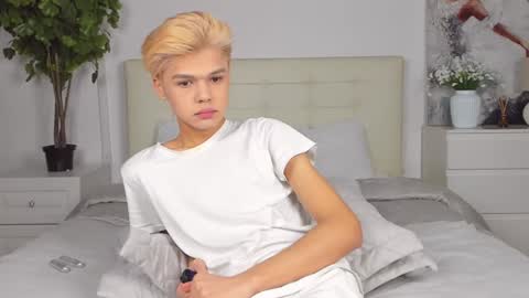 Snapshot of felix_rey chatting on February 2025 07:17:01 PM Felix online show from February 2025 07:17:01 PM