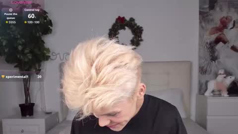 Snapshot of felix_rey chatting on December 2025 07:32:01 PM Felix online show from December 2025 07:32:01 PM