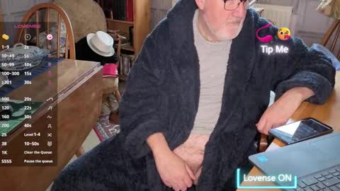 Adam online show from November 2025 09:28:02 AM