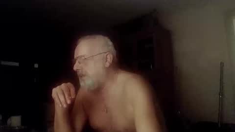 Snapshot of femdom_sub chatting on December 2024 06:04:01 AM femdom_sub online show from December 2024 06:04:01 AM