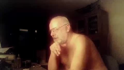 Snapshot of femdom_sub chatting on December 2024 01:32:02 AM femdom_sub online show from December 2024 01:32:02 AM
