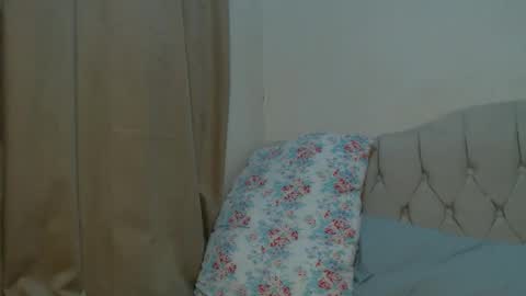 Snapshot of femmeangel chatting on October 2025 11:14:01 PM Alice online show from October 2025 11:14:01 PM