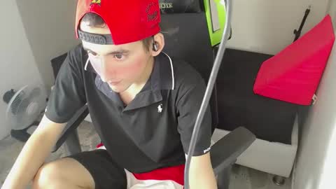 Snapshot of fernan_flow chatting on November 2025 02:03:01 AM FERNANDO online show from November 2025 02:03:01 AM