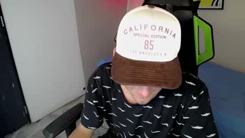 Snapshot of fernan_flow chatting on November 2025 03:10:02 AM FERNANDO online show from November 2025 03:10:02 AM