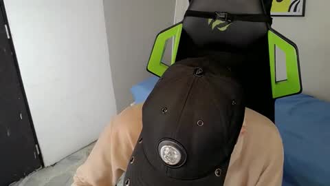 Snapshot of fernan_flow chatting on December 2025 03:11:01 AM FERNANDO online show from December 2025 03:11:01 AM