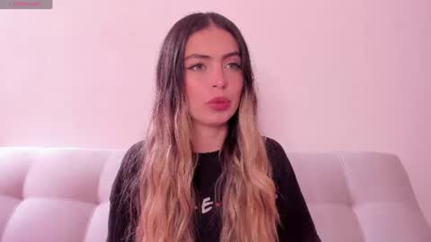 Snapshot of fernanda_aaa chatting on July 2026 04:01:02 PM fernanda online show from July 2026 04:01:02 PM